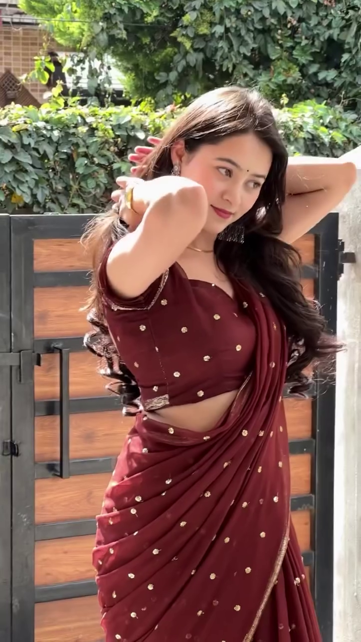 Women's Banarasi Silk Woven Saree - Image 2